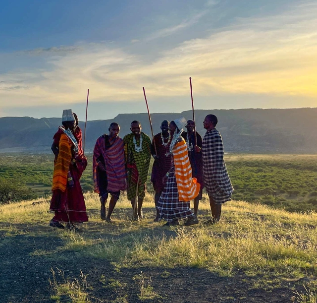 4-days-tarangire-manyara-ngorongoro-crater-and-lake-eyasi-cultural-safari-1 4-days-tarangire-manyara-ngorongoro-crater-and-lake-eyasi-cultural-safari-1
